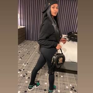 Meet your Posher, Deedee